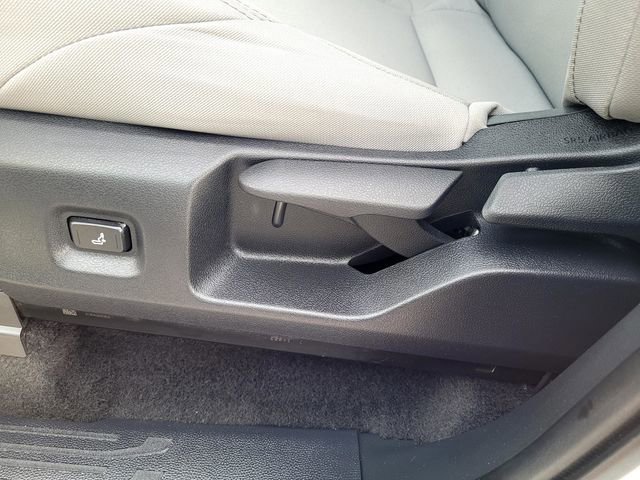 Used 2024 Toyota Tacoma SR5 w/ SR5 Upgrade Package image 11