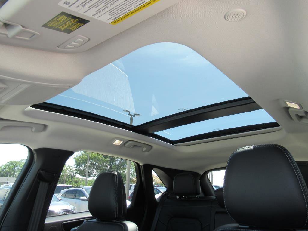 Certified 2024 Ford Escape PHEV w/ PHEV Premium Package image 33