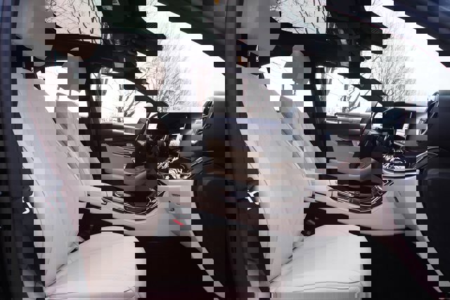 Used 2023 Mercedes-Benz E 350 4MATIC Sedan image 11