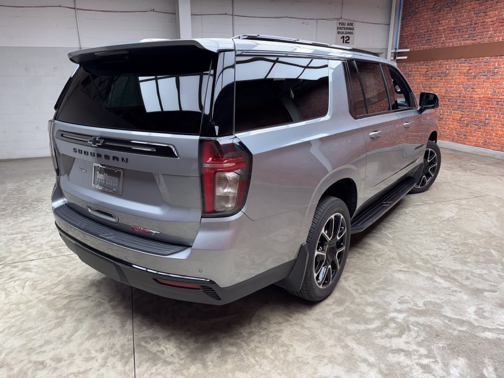 Used 2024 Chevrolet Suburban RST w/ Luxury Package AWD/4WD image 6