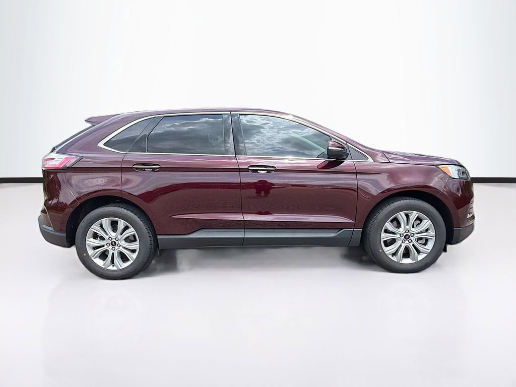 Certified 2024 Ford Edge Titanium AWD/4WD image 4