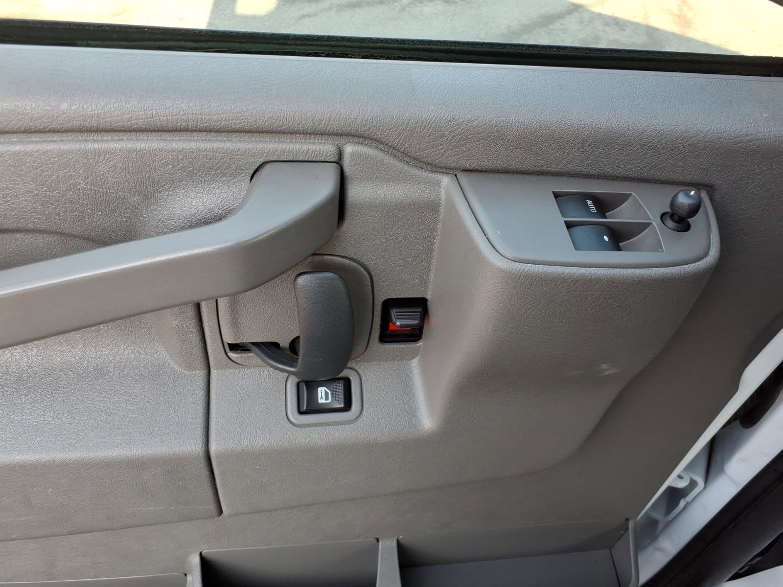 Used 2024 Chevrolet Express 2500 w/ Driver Convenience Package image 11