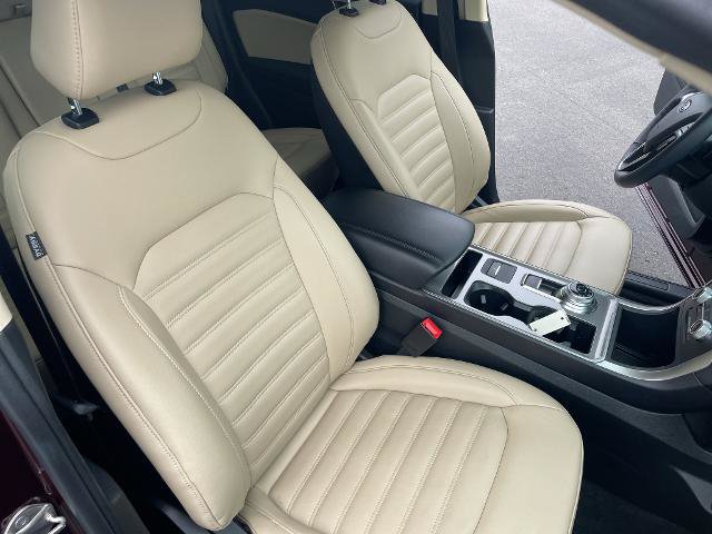 Certified 2024 Ford Edge SEL w/ Convenience Package AWD/4WD image 11