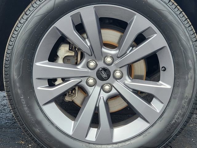 Certified 2023 Ford Explorer XLT w/ Equipment Group 202A AWD/4WD image 17