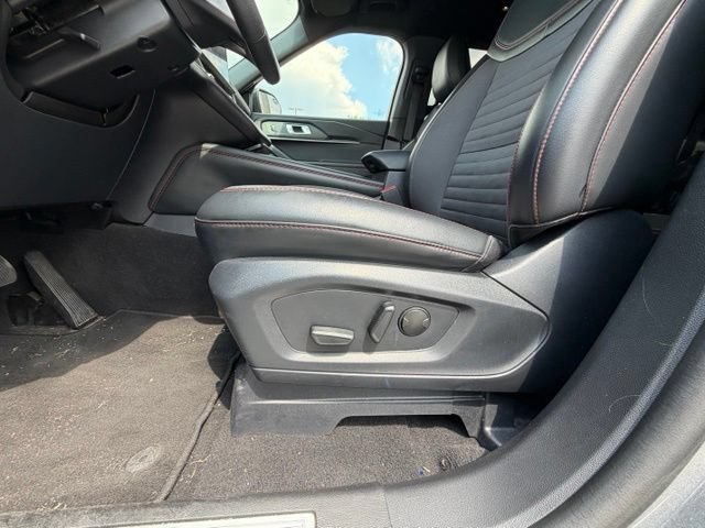 Certified 2025 Ford Explorer ST-Line AWD/4WD image 15