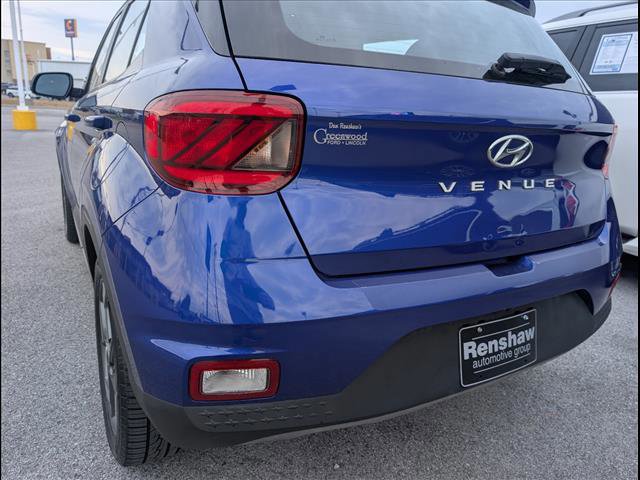 Used 2023 Hyundai Venue SEL image 20