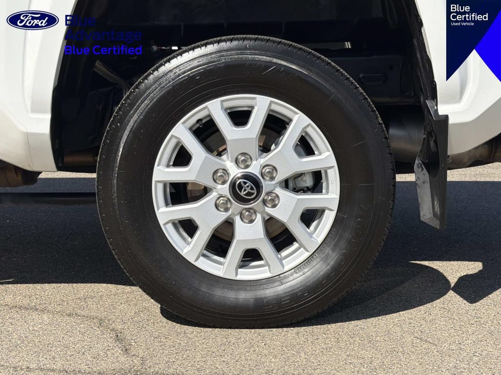 Used 2024 Toyota Tacoma SR5 AWD/4WD image 8