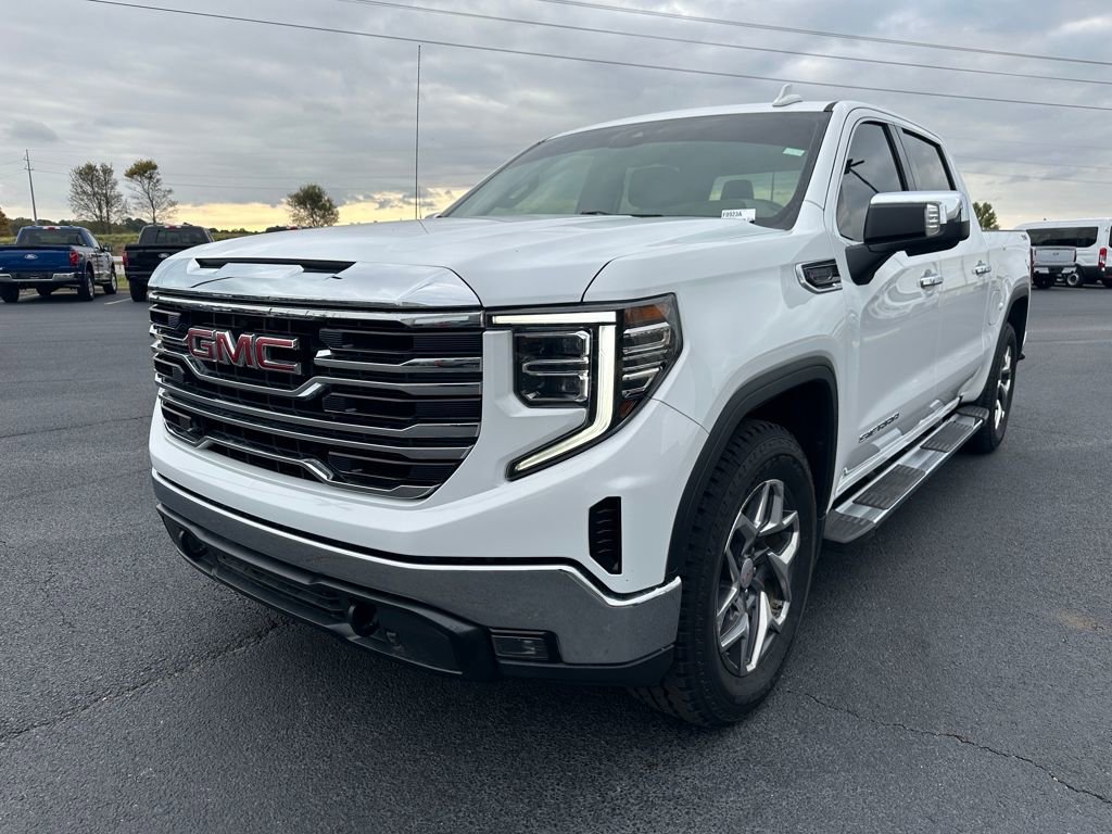 Used 2023 GMC Sierra 1500 SLT image 4