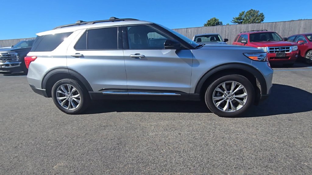 Certified 2024 Ford Explorer XLT w/ Equipment Group 202A AWD/4WD image 21