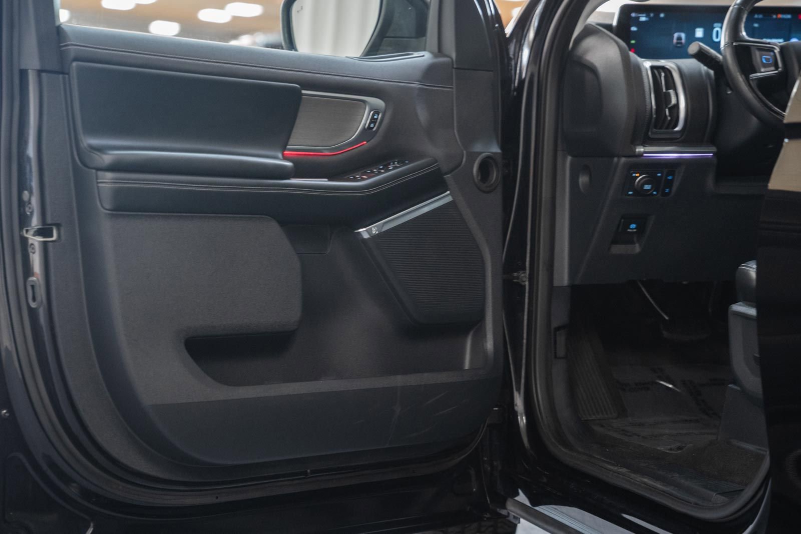 Certified 2025 Ford Expedition Max Platinum image 51