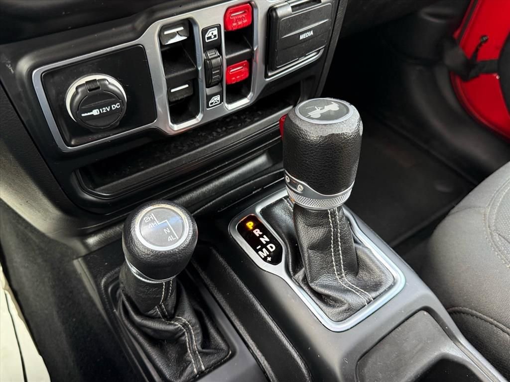 Used 2020 Jeep Wrangler Unlimited Sahara image 16