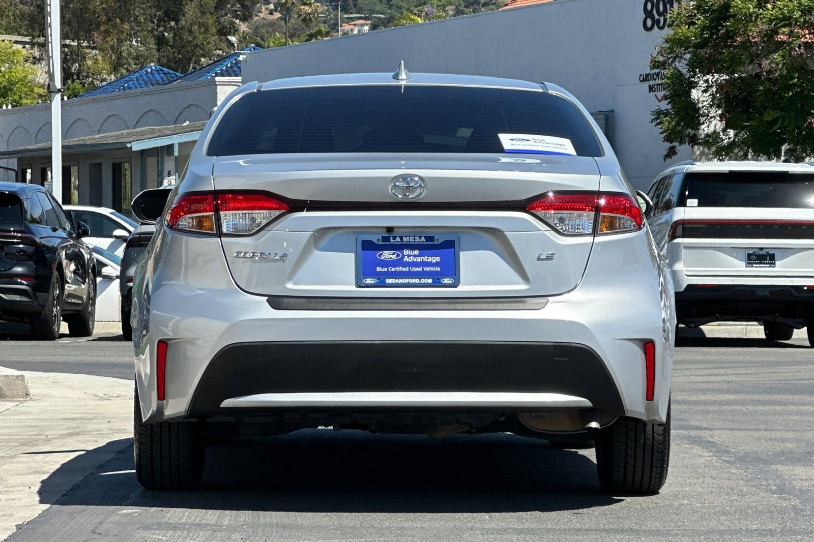 Used 2022 Toyota Corolla LE w/ LE Convenience Package FWD image 4