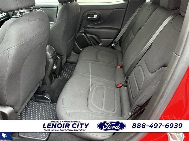 Used 2022 Jeep Renegade Latitude image 11