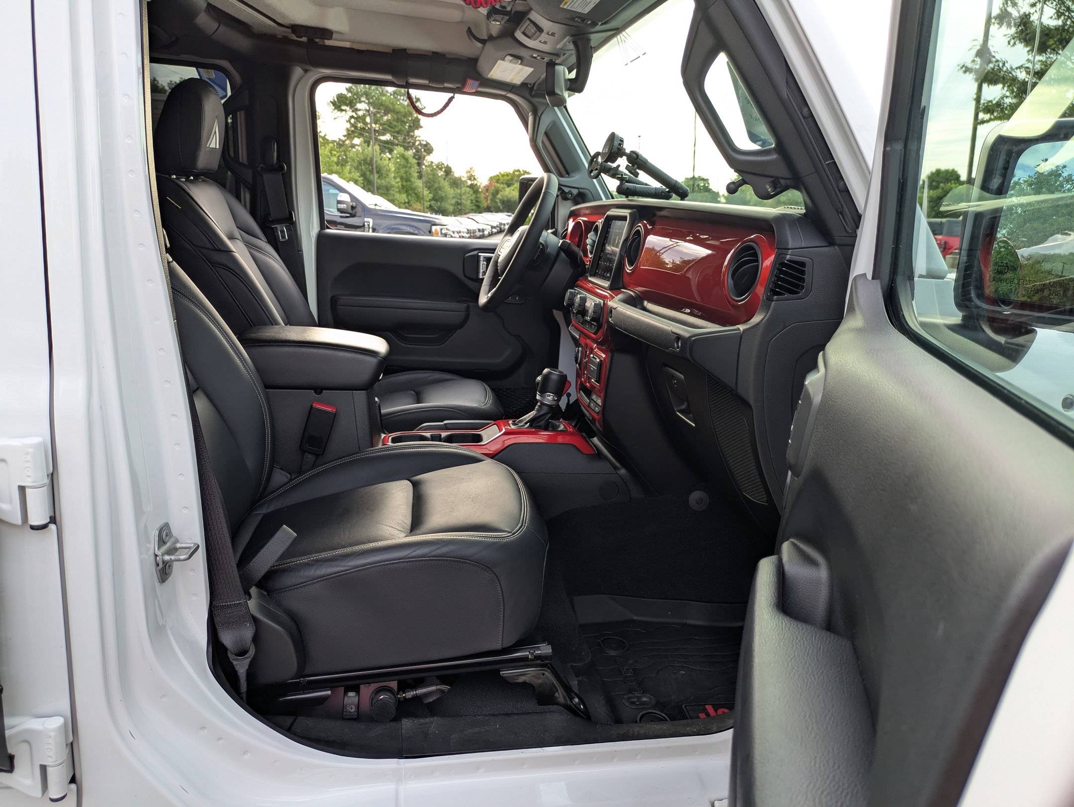 Used 2023 Jeep Gladiator Sport AWD/4WD image 38
