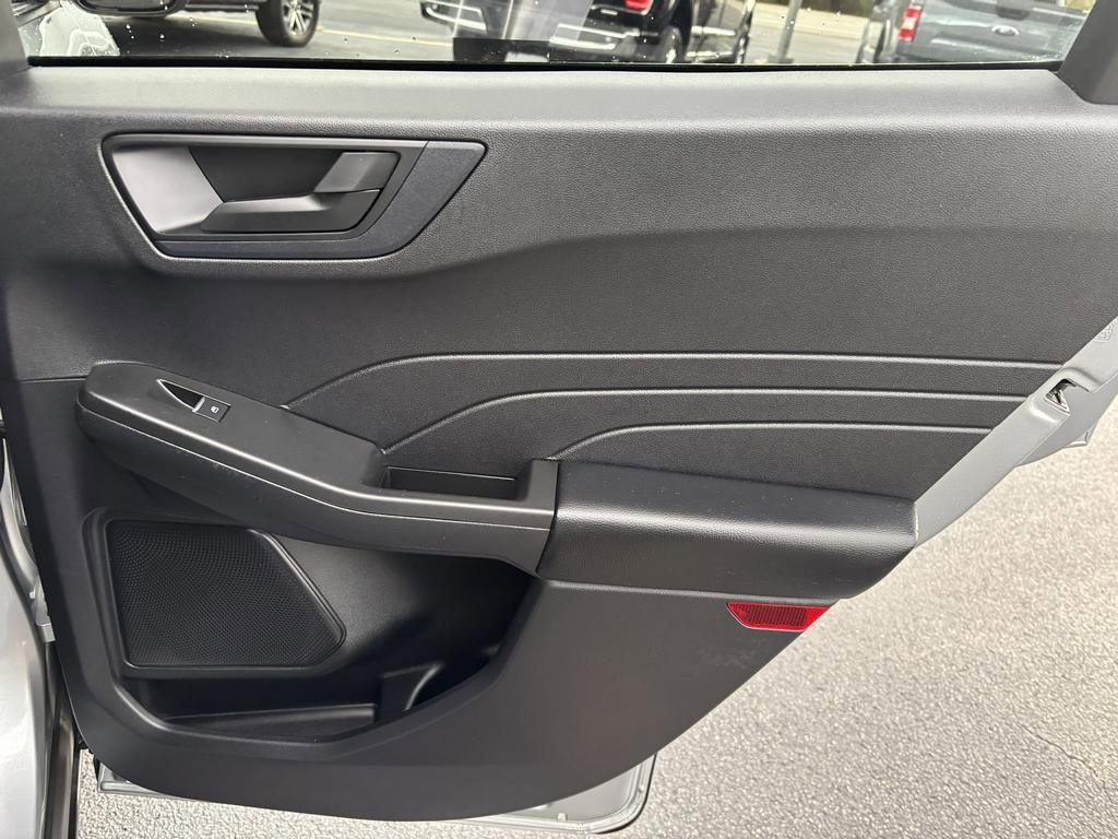 Certified 2022 Ford Escape SE w/ SE Sport Appearance Package image 15