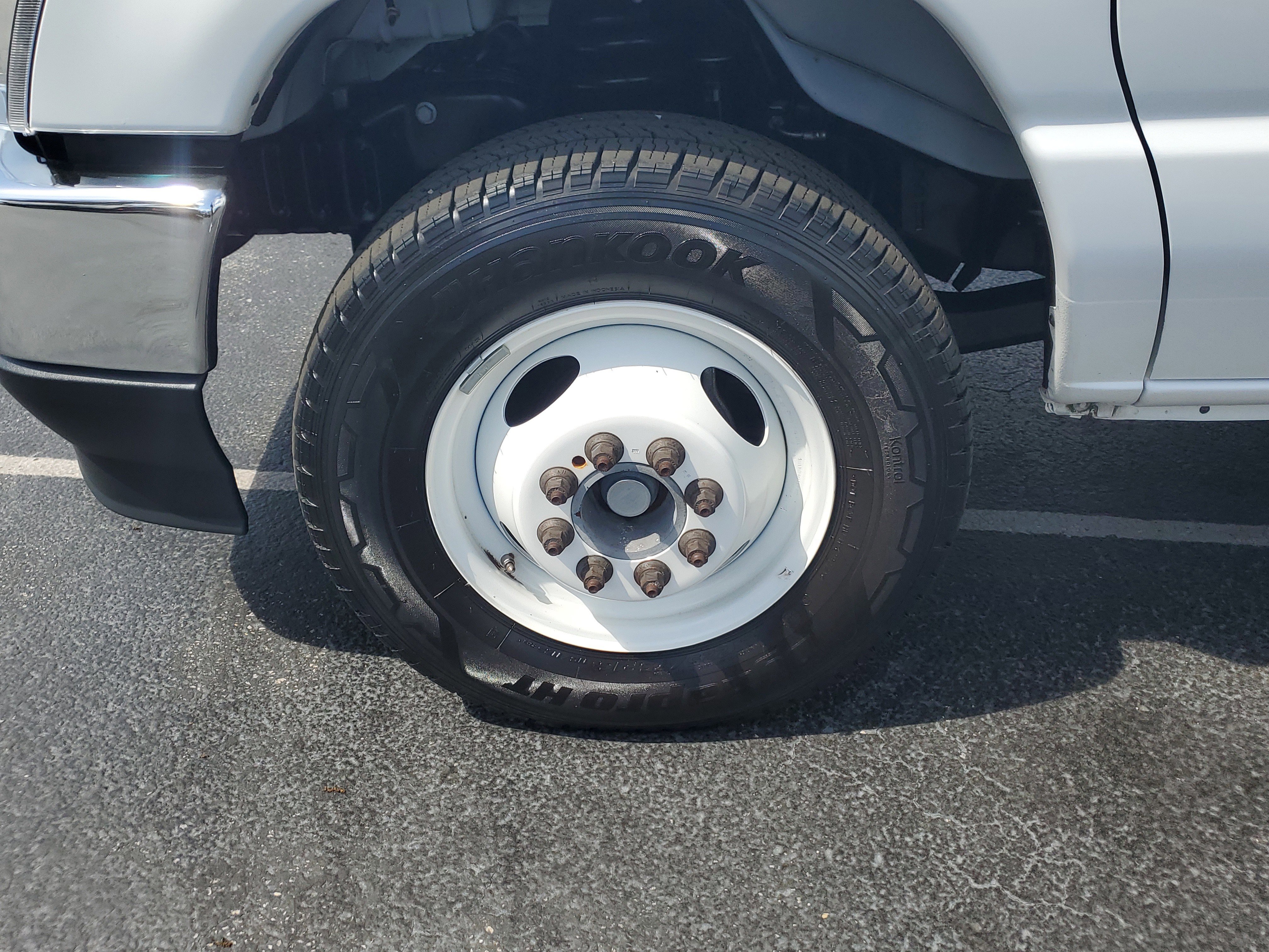 Certified 2024 Ford E-450 and Econoline 450 Super Duty w/ Driver's Safety Package image 8