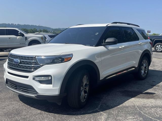 Certified 2022 Ford Explorer XLT w/ Equipment Group 202A AWD/4WD image 8