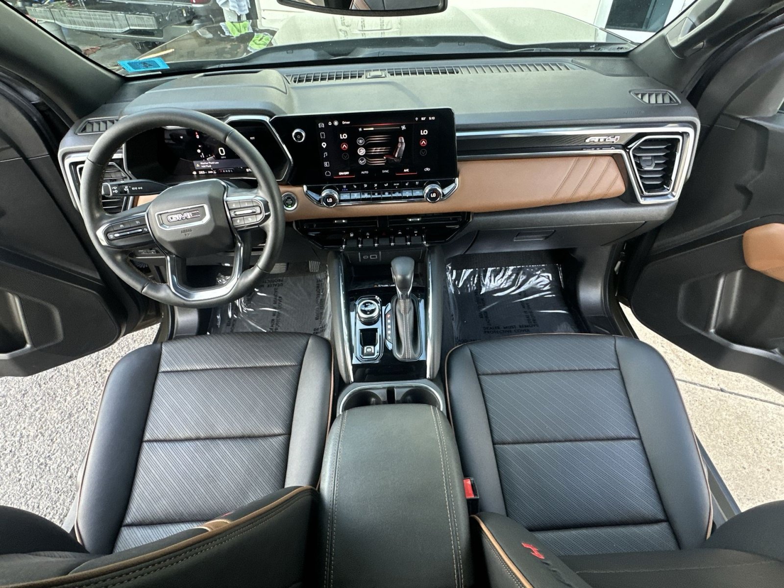 Used 2023 GMC Canyon AT4 w/ AT4 Premium Package AWD/4WD image 31