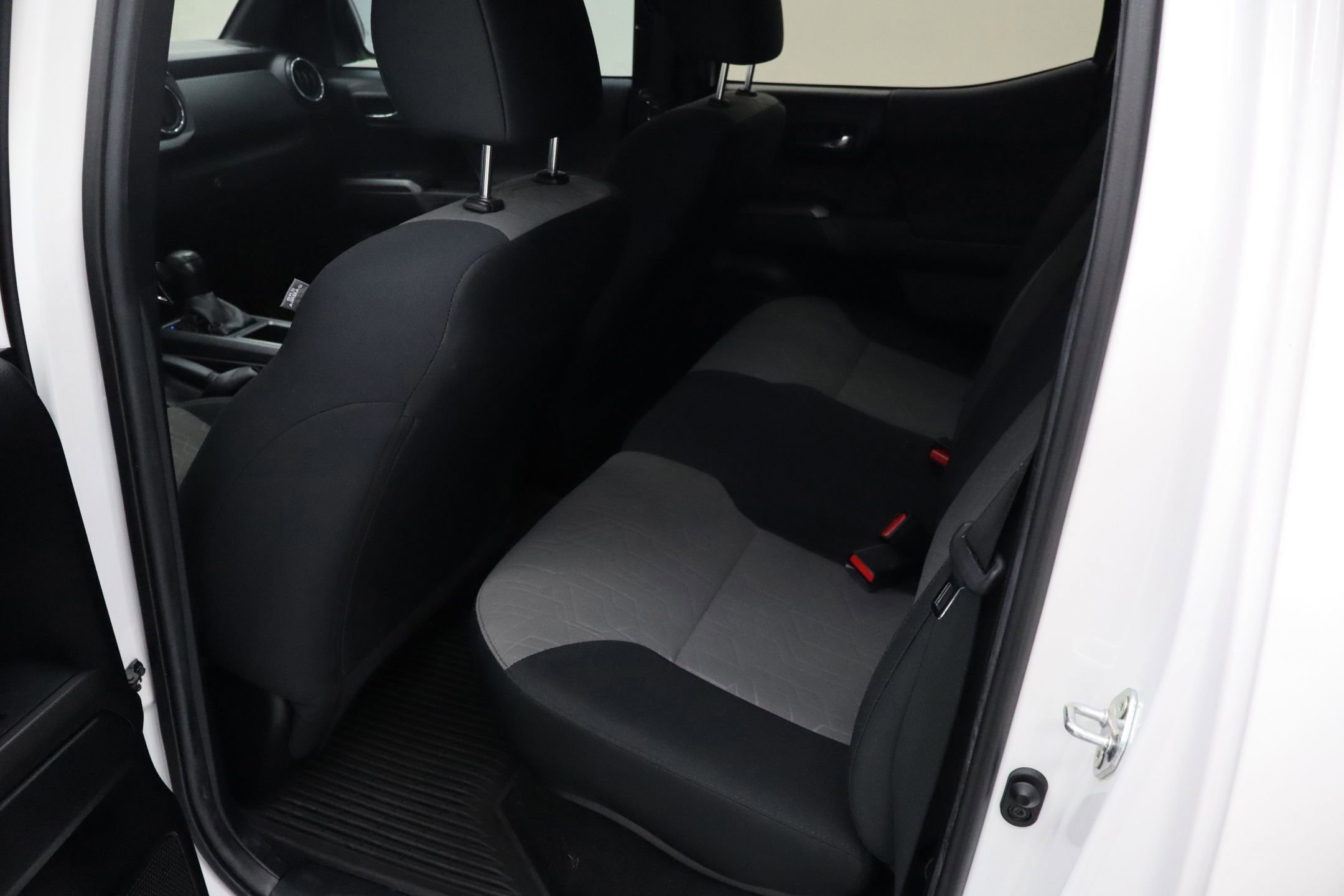 Used 2022 Toyota Tacoma TRD Sport w/ Technology Package image 32