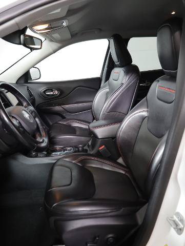 Used 2021 Jeep Cherokee Trailhawk AWD/4WD image 8