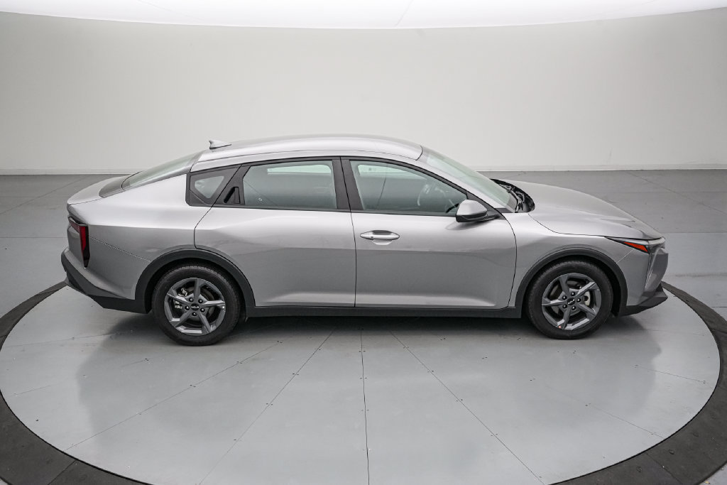 Used 2026 Kia K4 FWD image 3