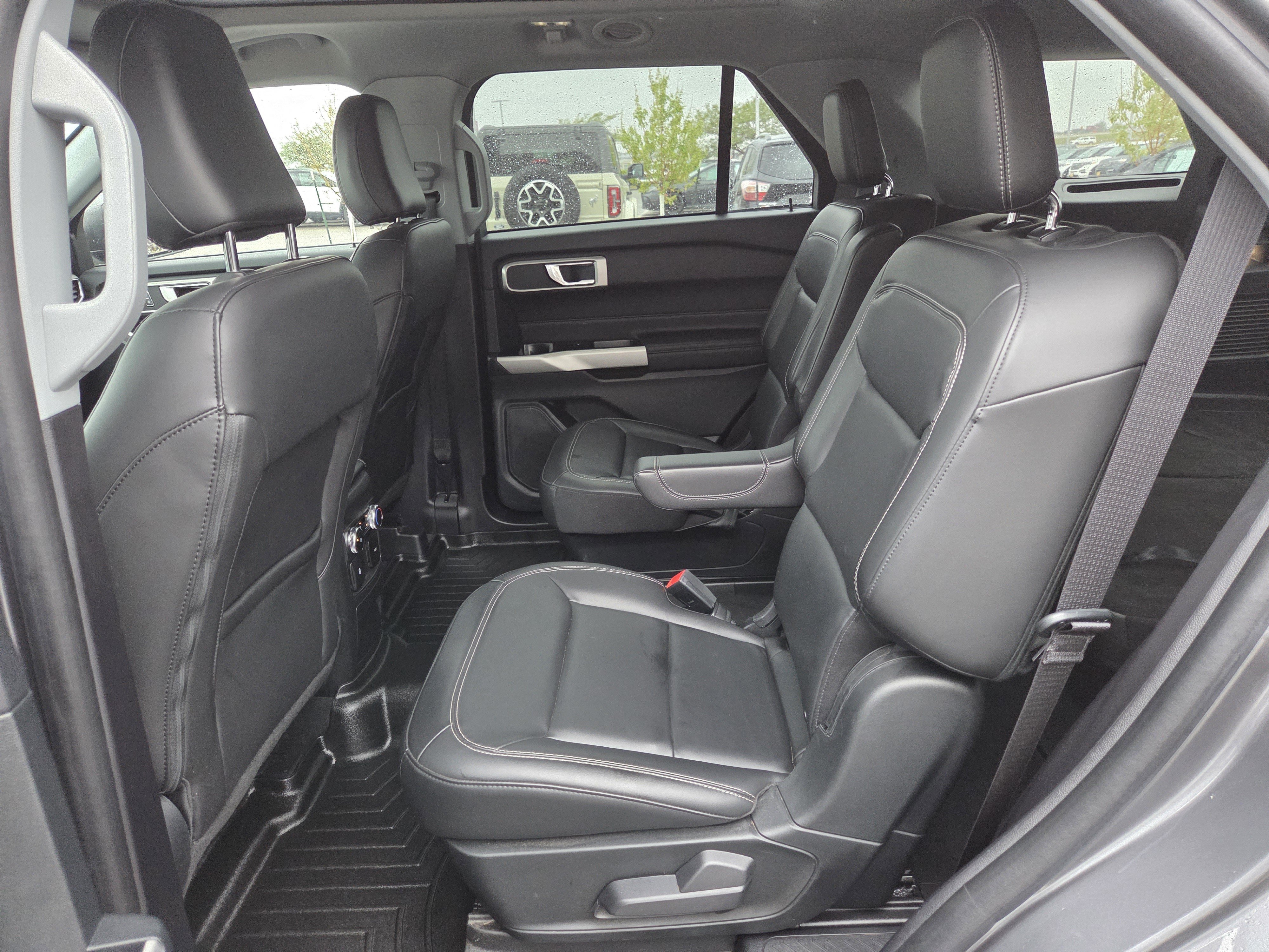 Certified 2022 Ford Explorer XLT w/ Equipment Group 202A AWD/4WD image 22