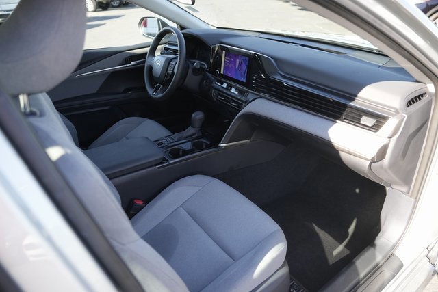 Used 2025 Toyota Camry LE image 17