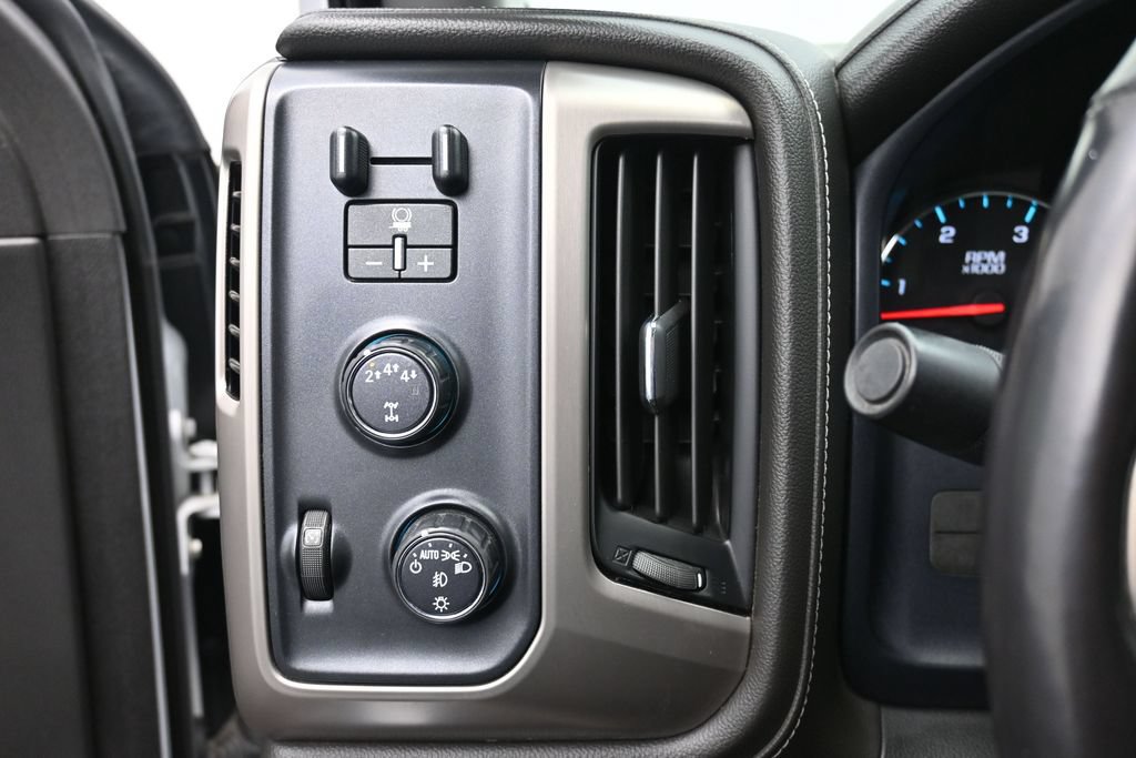Used 2019 GMC Sierra 3500 Denali w/ Duramax Plus Package AWD/4WD image 2