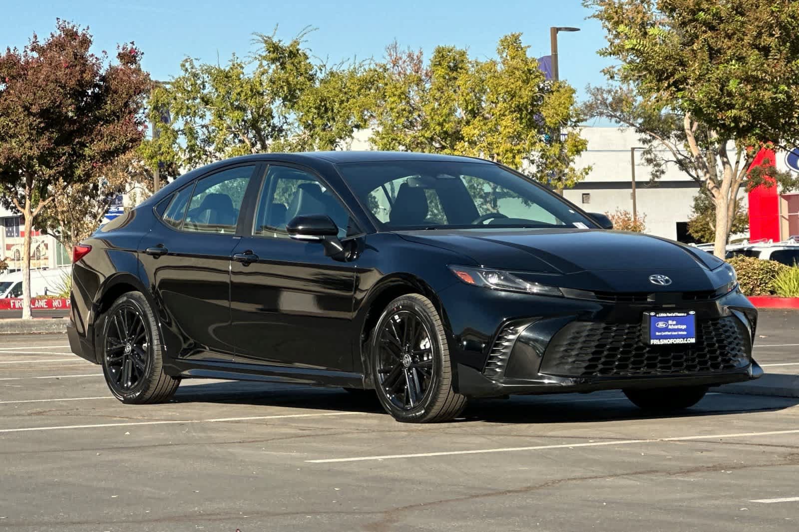 Used 2025 Toyota Camry SE w/ Convenience Package FWD image 9