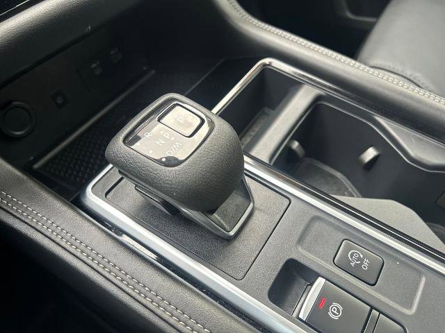 Used 2025 Nissan Pathfinder Platinum w/ Cargo Package image 33