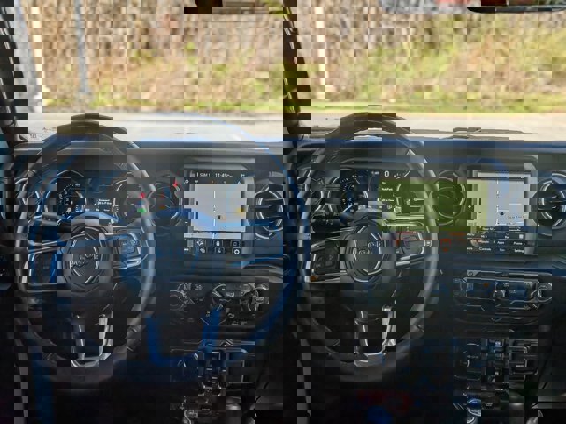 Used 2023 Jeep Wrangler Rubicon w/ Safety Group image 31