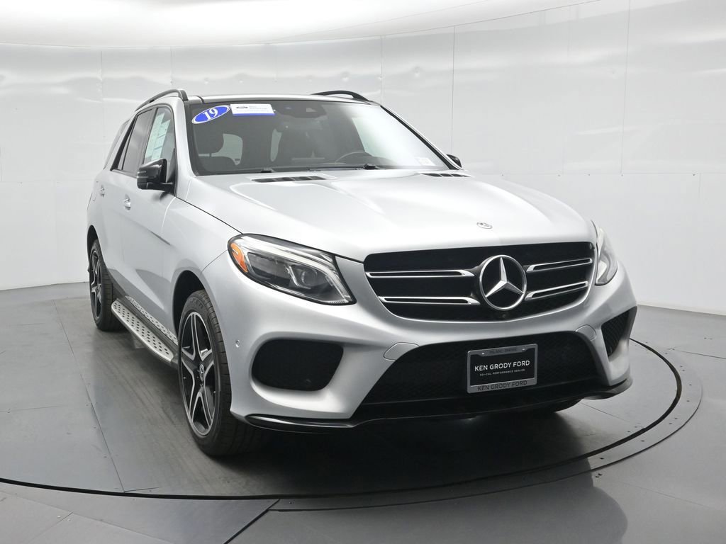 Used 2019 Mercedes-Benz GLE 400 4MATIC image 2