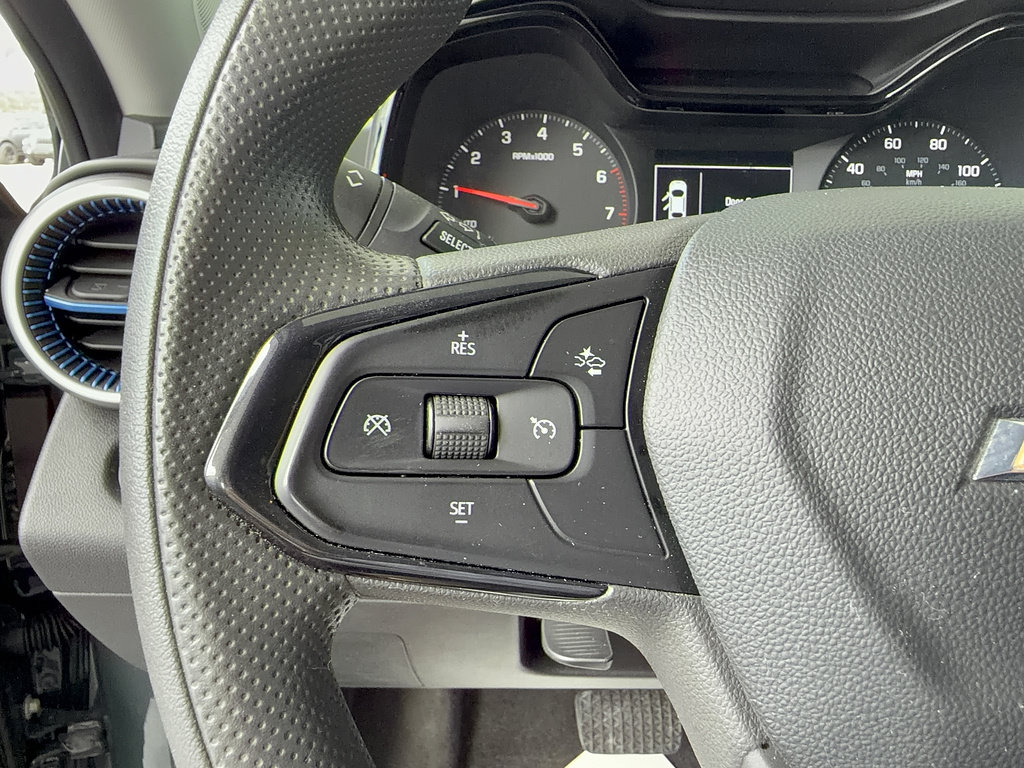 Used 2025 Chevrolet Trax LS FWD image 22