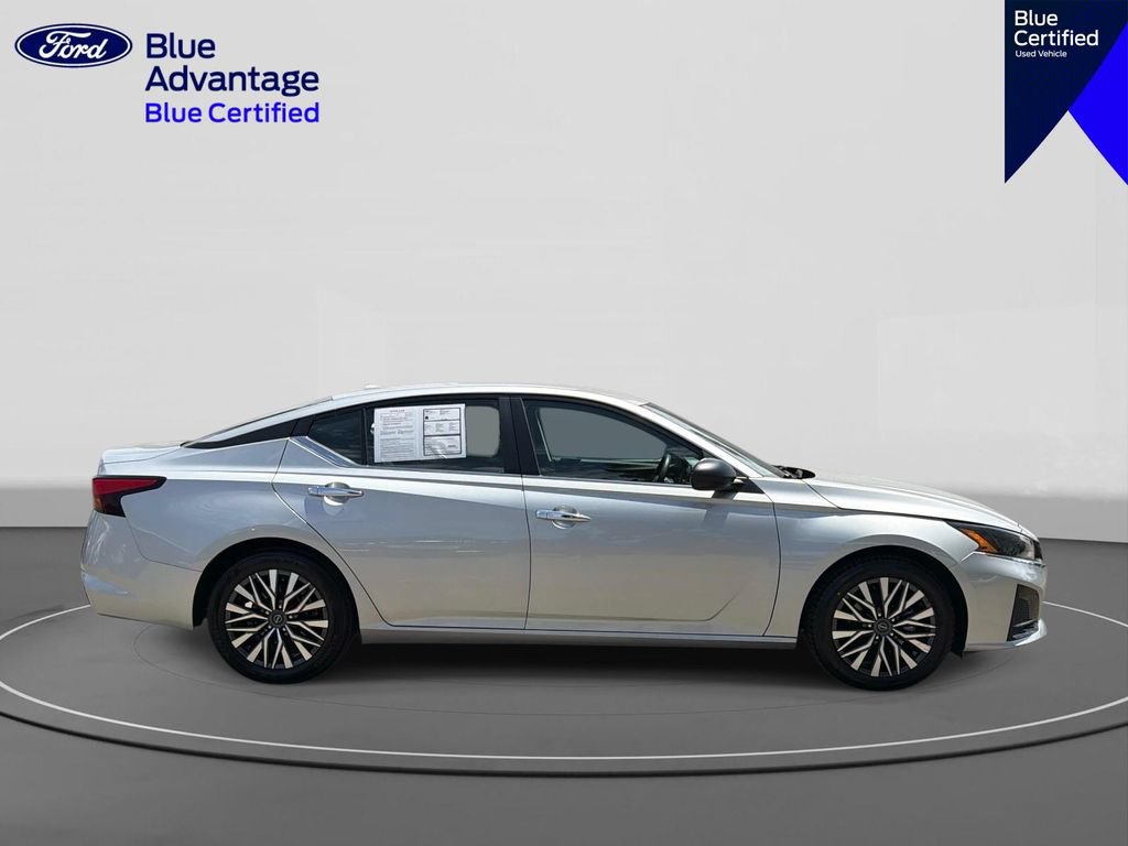 Used 2025 Nissan Altima 2.5 SV FWD image 5