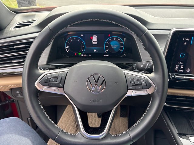 Used 2024 Volkswagen Atlas Cross Sport SE AWD/4WD image 3