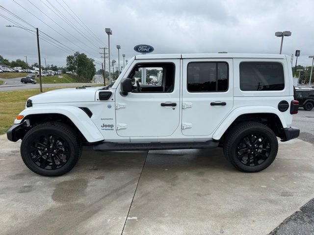 Used 2021 Jeep Wrangler Unlimited Sahara w/ Cold Weather Group AWD/4WD image 9
