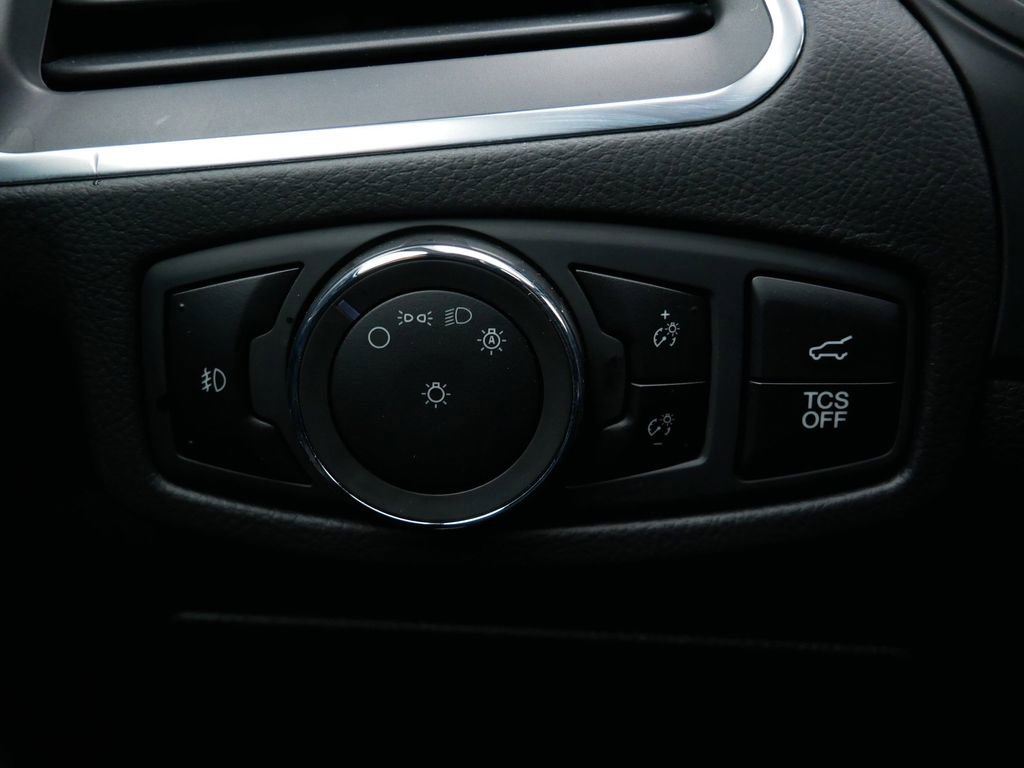 Certified 2024 Ford Edge Titanium w/ Equipment Group 301A image 18