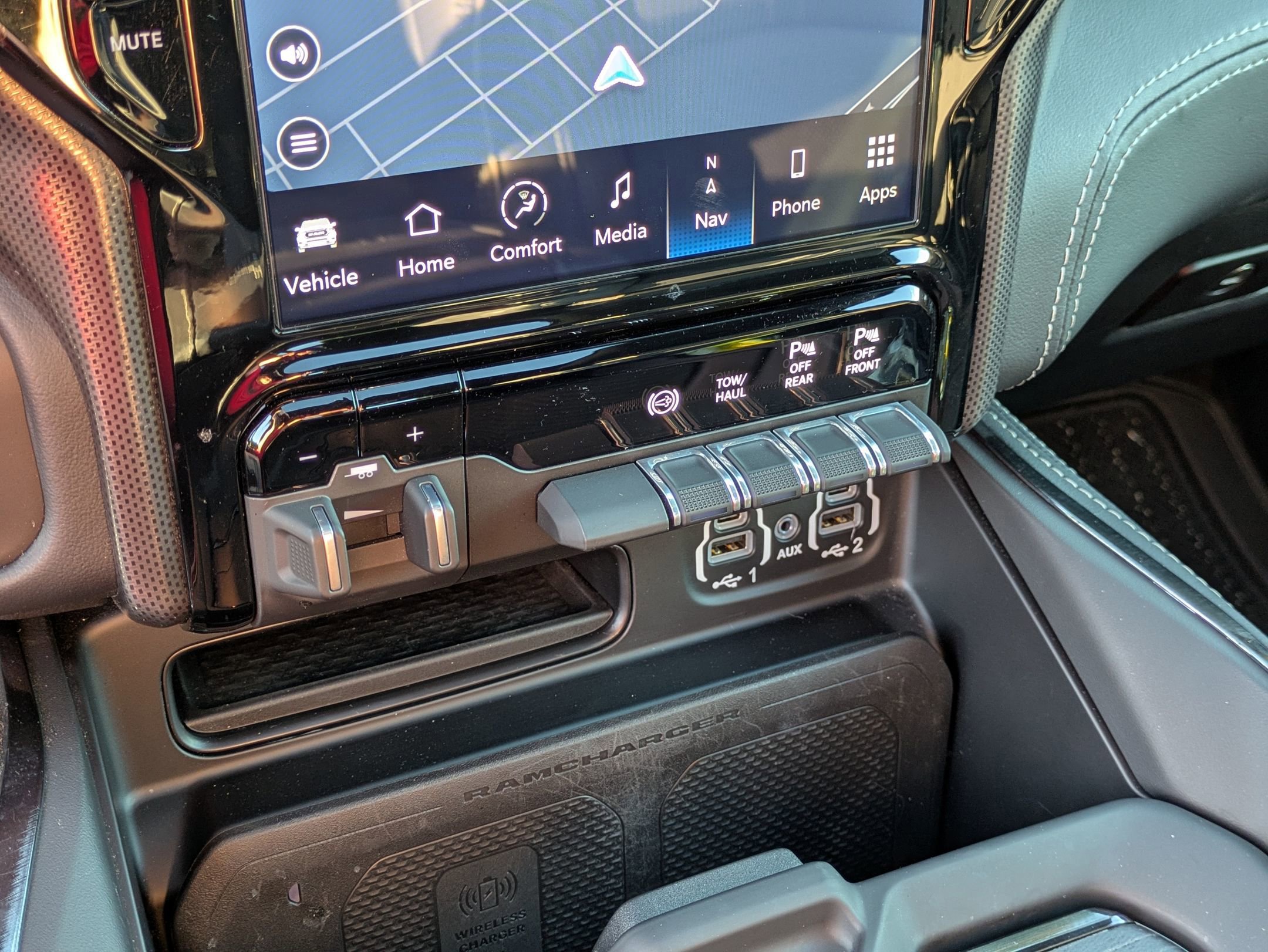 Used 2024 RAM 2500 Limited image 25