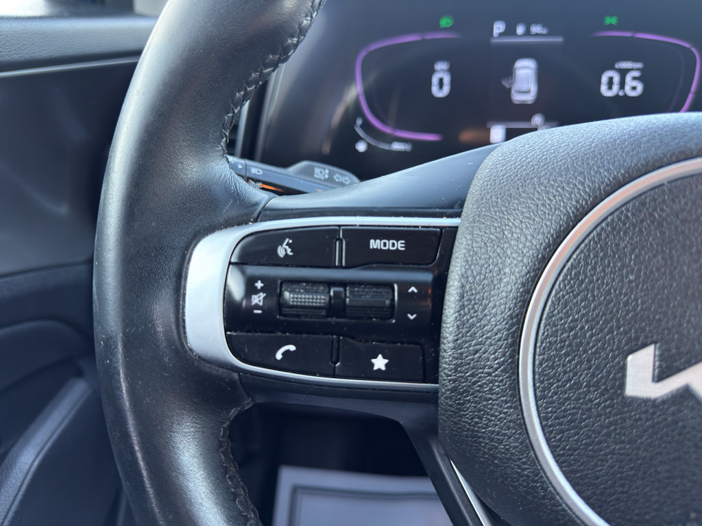 Used 2025 Kia Sportage EX FWD image 29