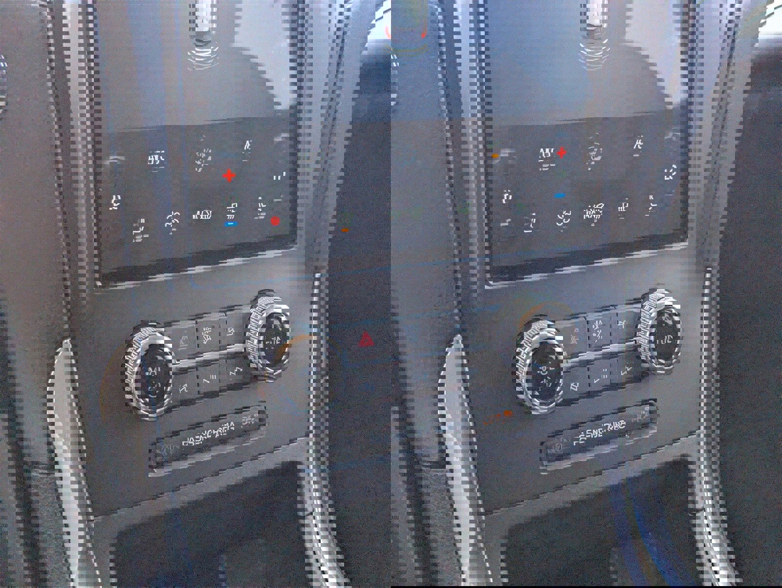 Certified 2024 Ford Edge Titanium image 23