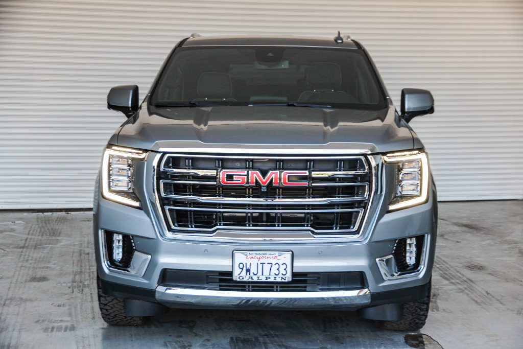 Used 2023 GMC Yukon SLT w/ SLT Luxury Package AWD/4WD image 2