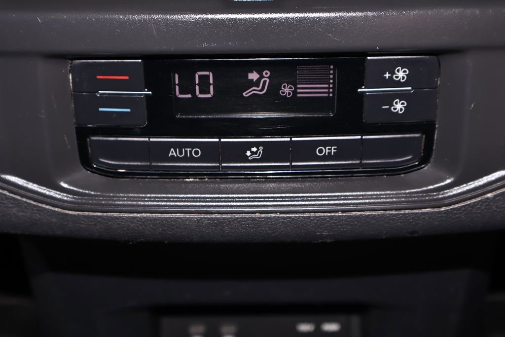 Used 2022 Volkswagen Atlas SEL R-Line AWD/4WD image 18