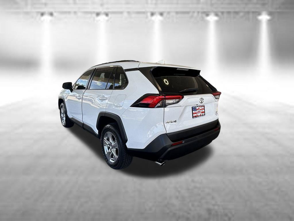 Used 2022 Toyota RAV4 XLE FWD image 7