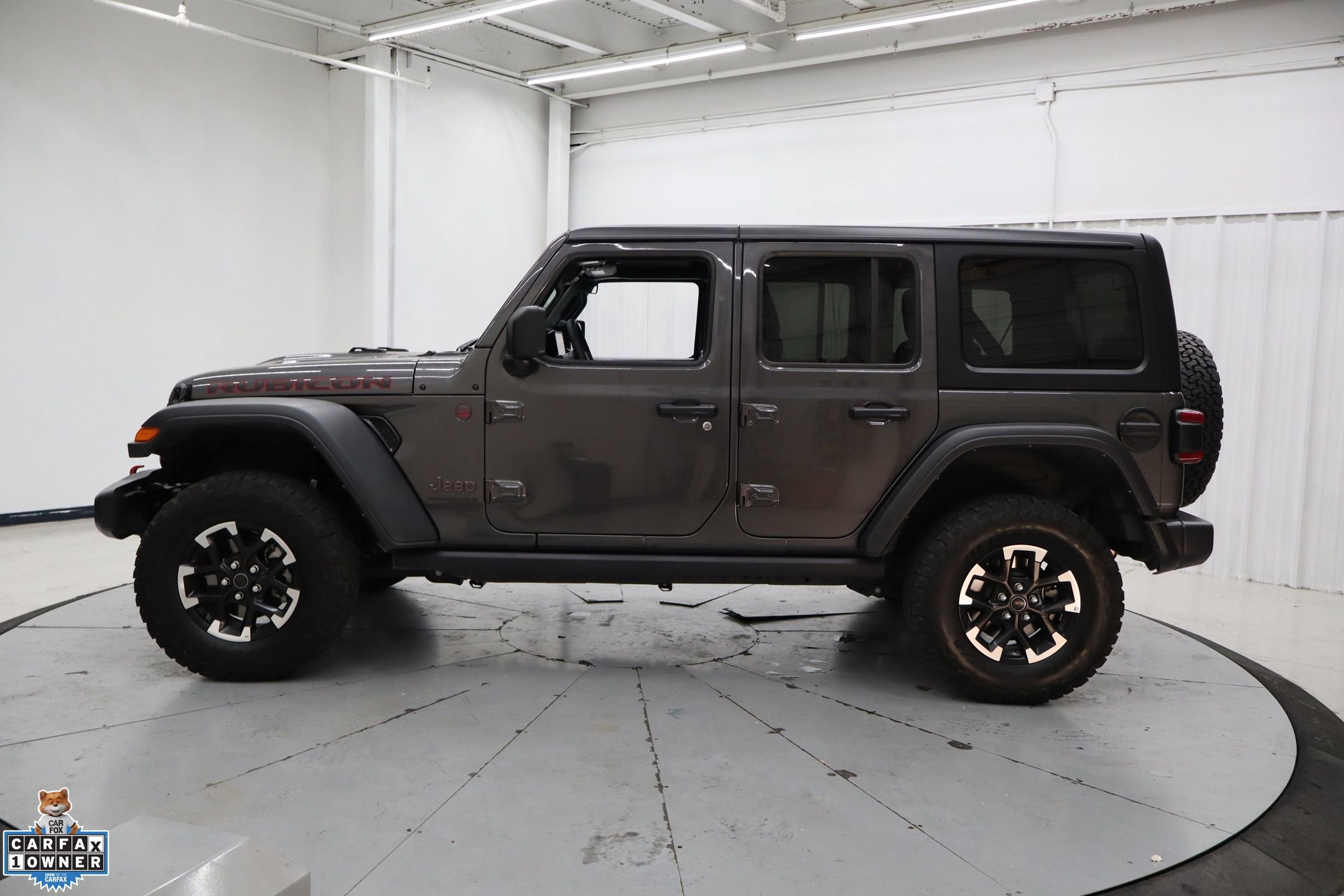 Used 2025 Jeep Wrangler Unlimited Rubicon image 9