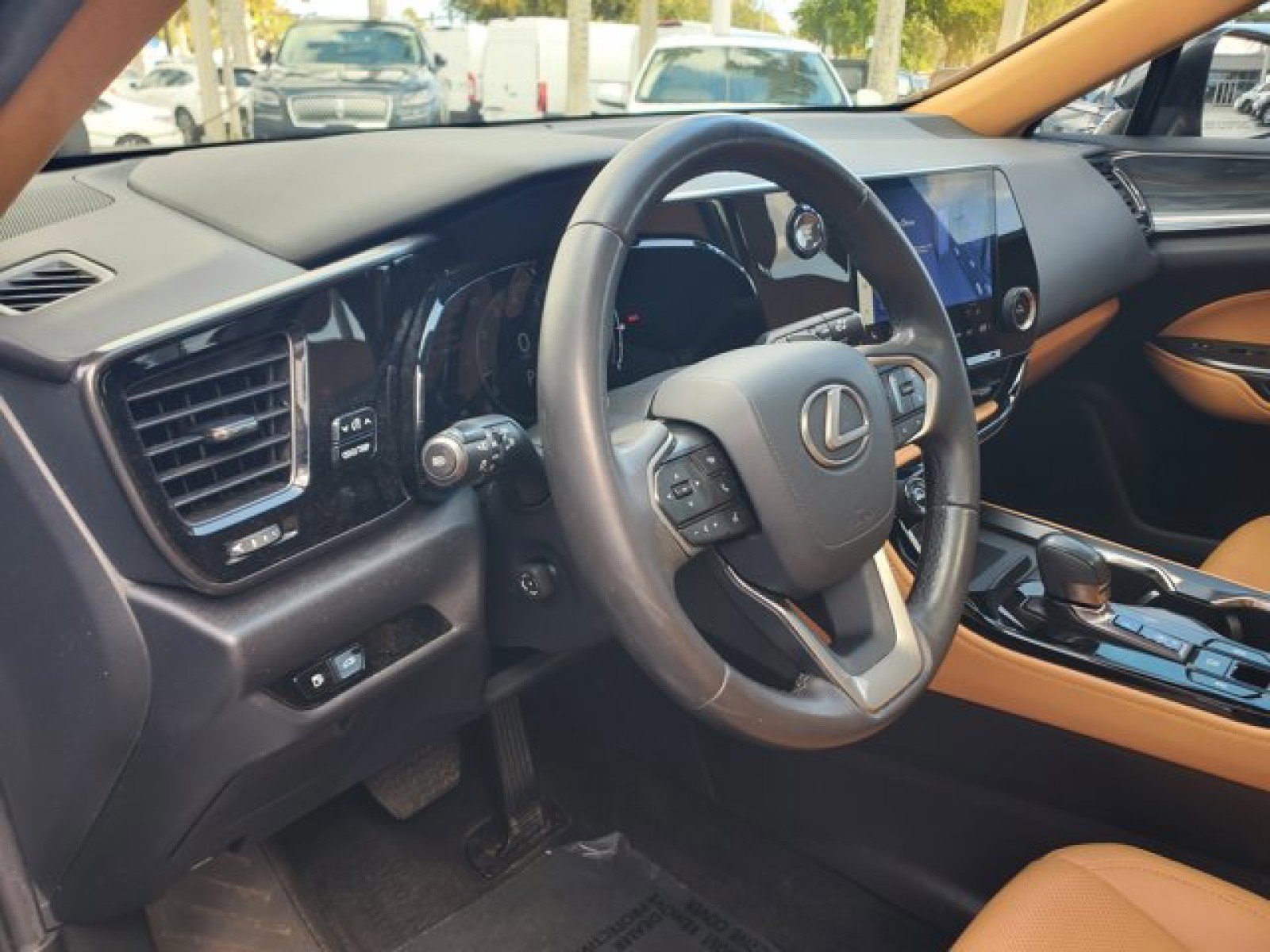 Used 2024 Lexus NX 250 FWD image 10