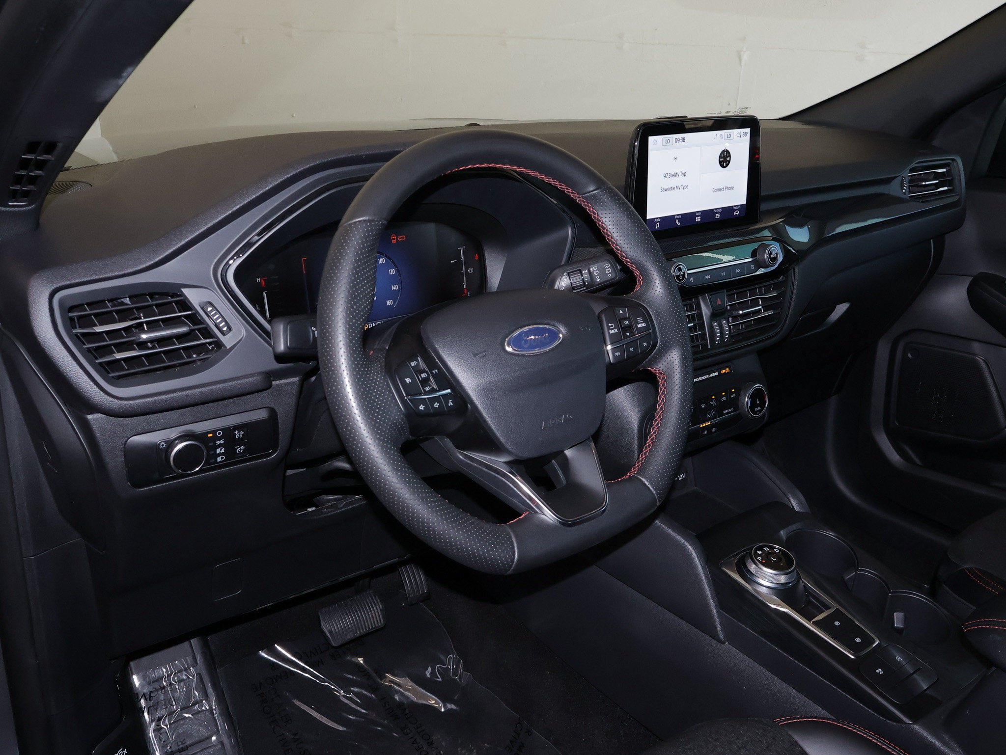 Certified 2025 Ford Escape ST-Line FWD image 21