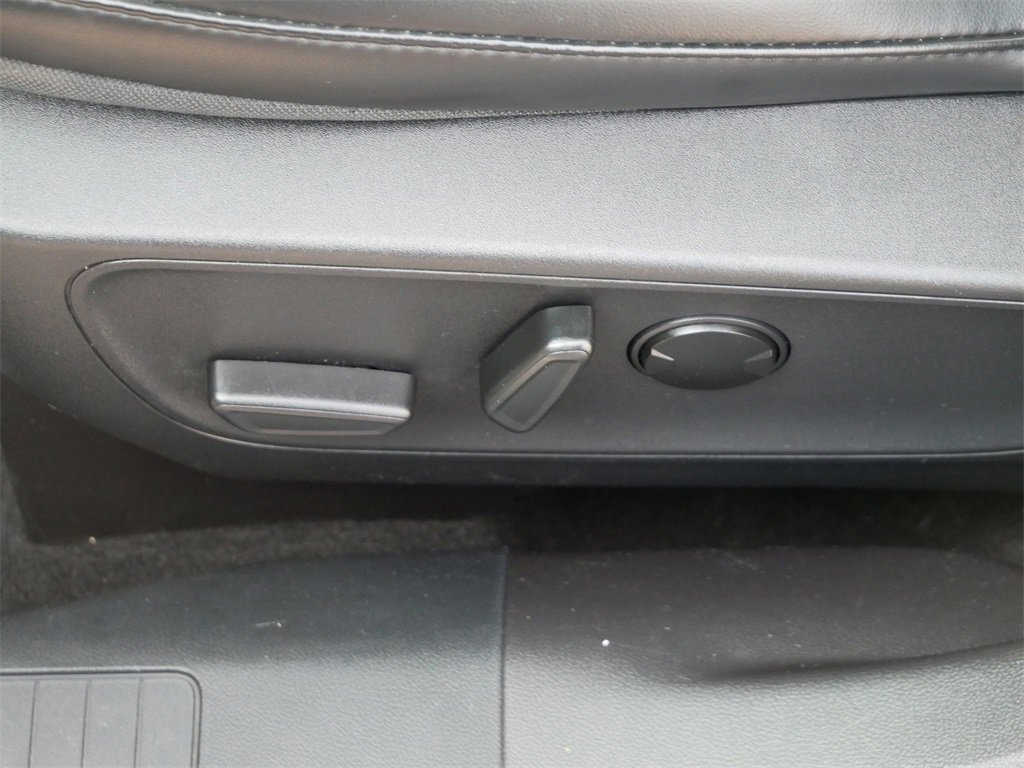 Certified 2025 Ford Escape ST-Line image 16