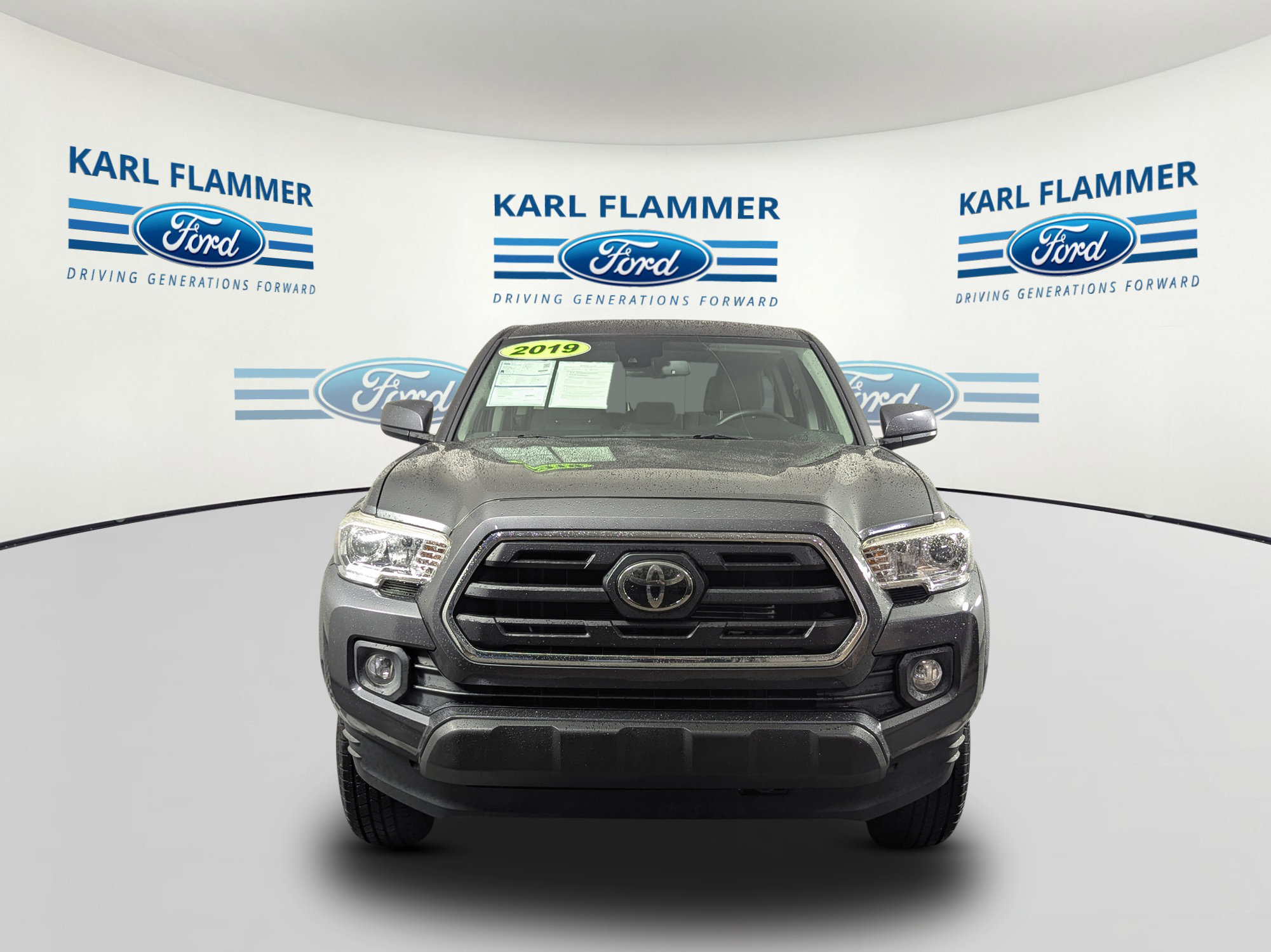 Used 2019 Toyota Tacoma SR5 RWD image 8