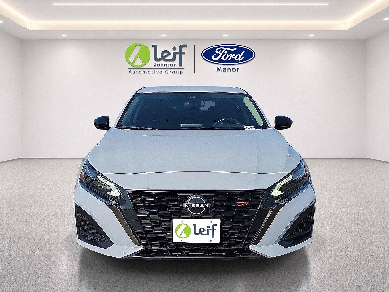 Used 2023 Nissan Altima 2.5 SR FWD image 2
