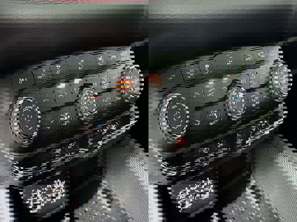 Used 2025 Dodge Durango R/T image 18